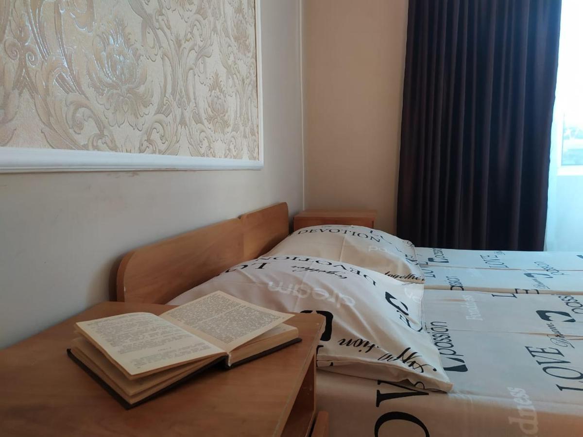 Samira Hotel Gagra Buitenkant foto