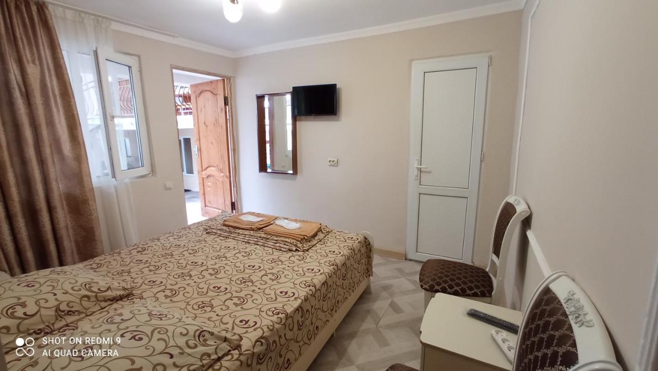 Samira Hotel Gagra Buitenkant foto