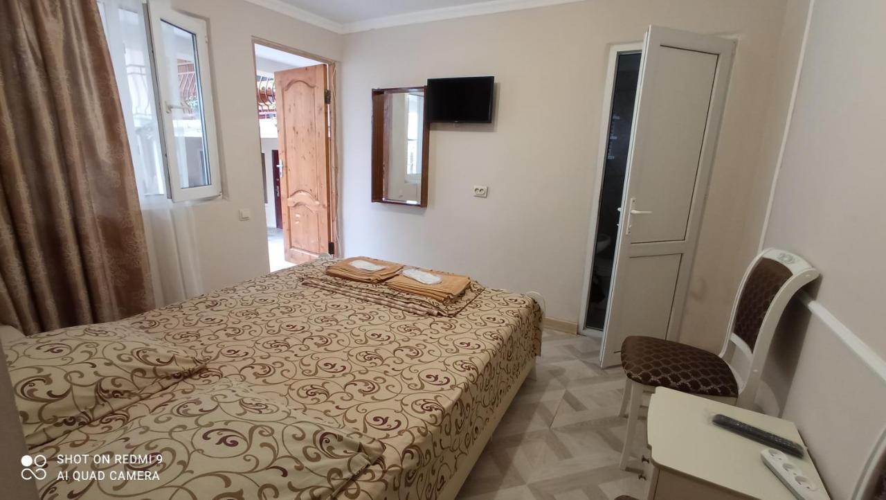 Samira Hotel Gagra Buitenkant foto