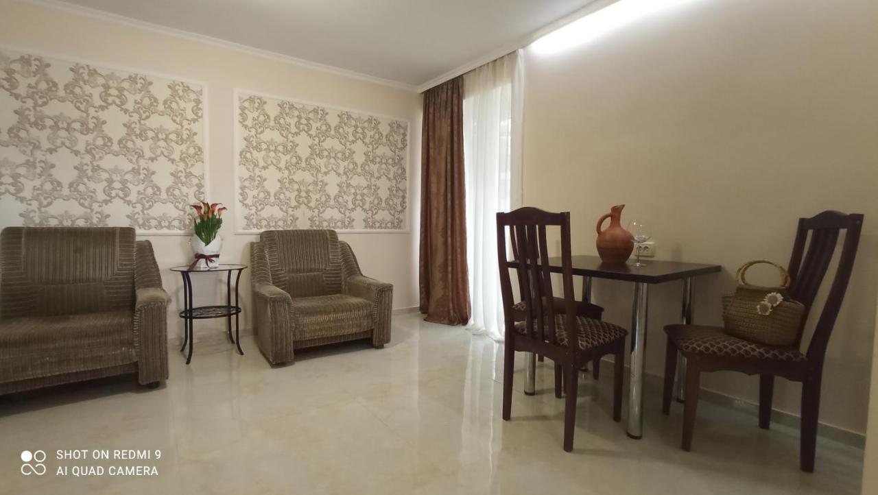 Samira Hotel Gagra Buitenkant foto